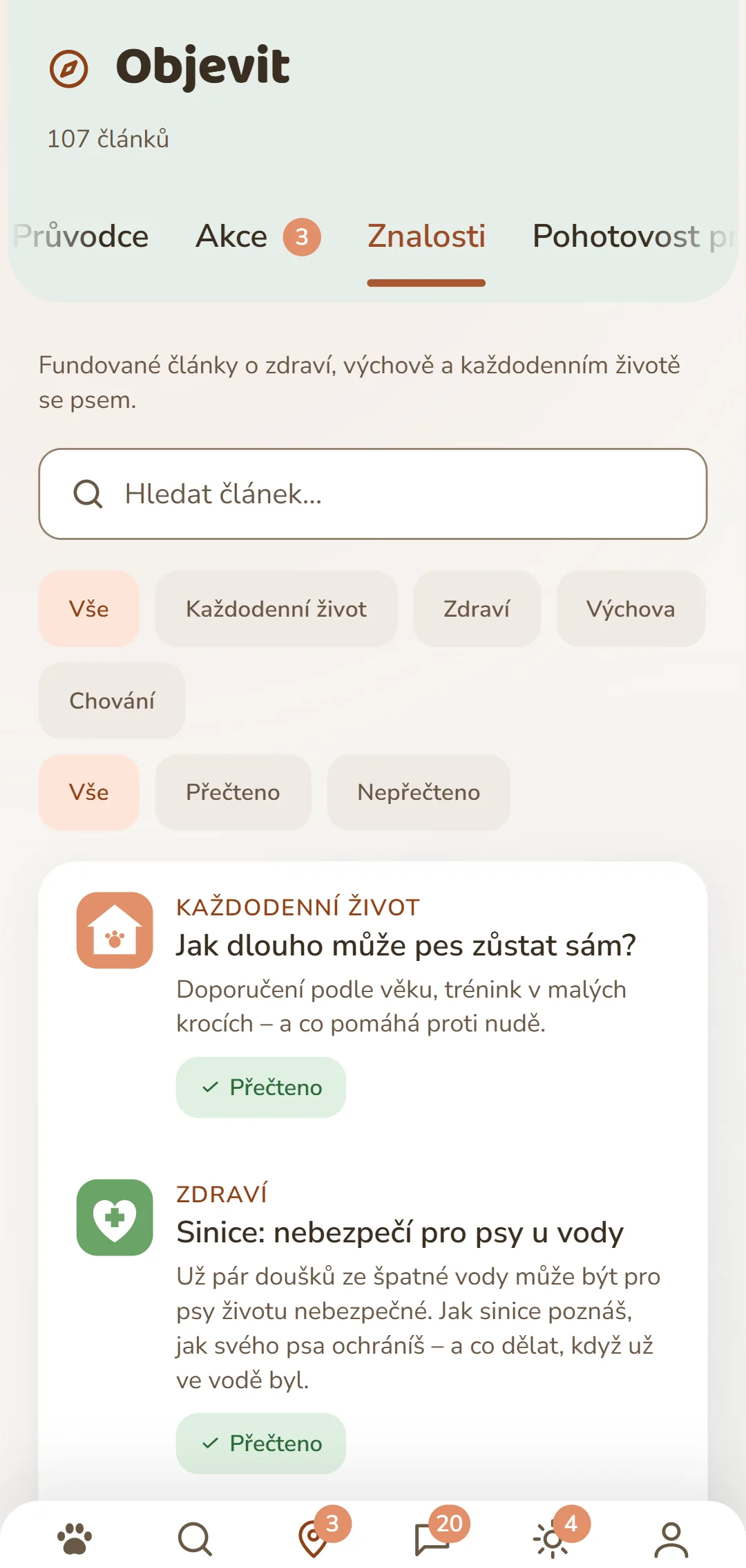 Snímek obrazovky aplikace DOGSY v záložce «Objevit»: úplně nahoře počet příspěvků, pod ním čtyři záložky Guide, Events, Znalosti a Zvířecí pohotovost. Následuje vyhledávací pole a kulaté filtry rubrik – Vše, Každodennost, Zdraví, Chování, Výchova. Pod tím příspěvky jako karty: vlevo barevný symbol rubriky, vedle něj rubrika velkými písmeny, titulek a krátký úvod. Úplně dole navigační lišta aplikace. Snímek je v jazyce této stránky.