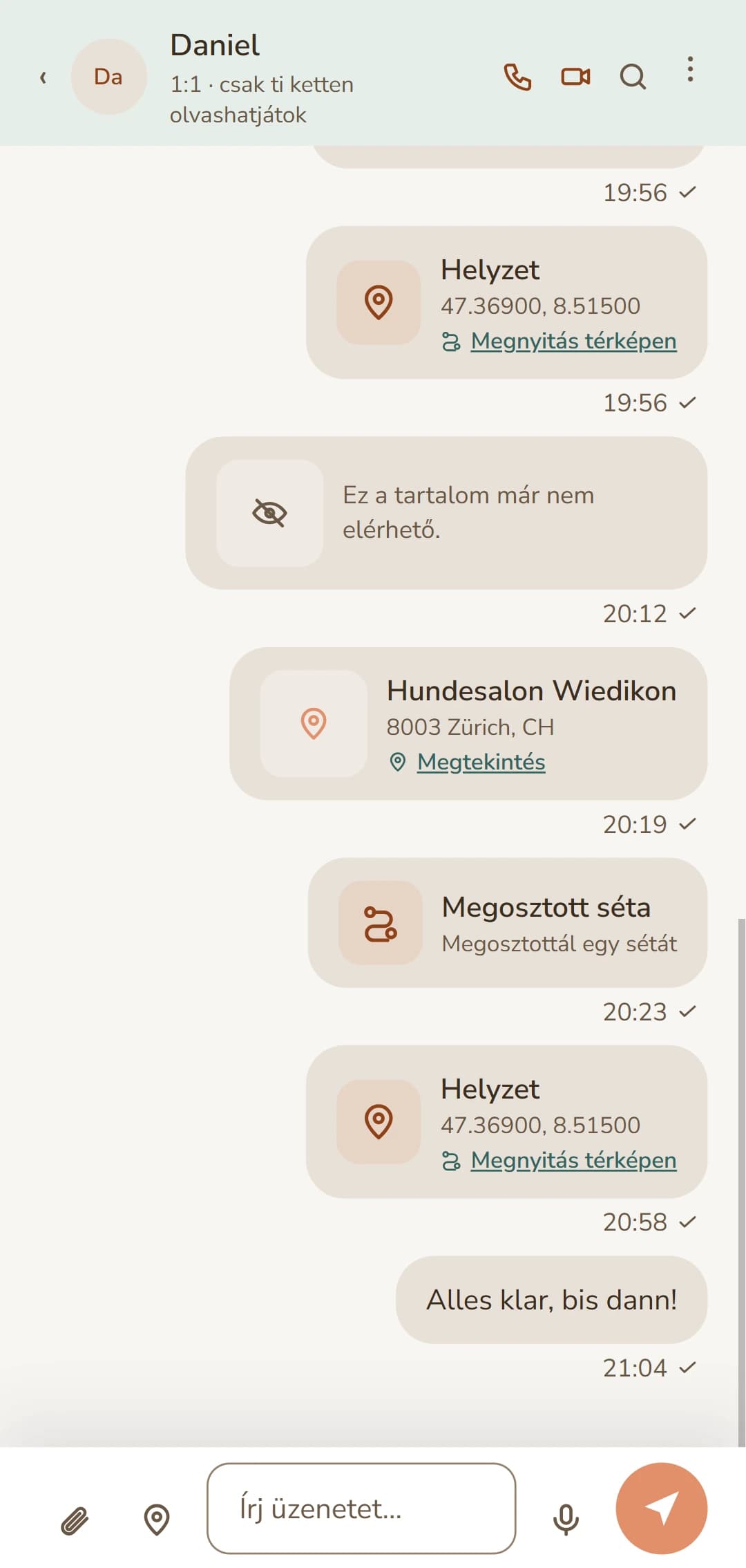 Egy megnyitott csevegés: a teljes előzmény egy pillantásra