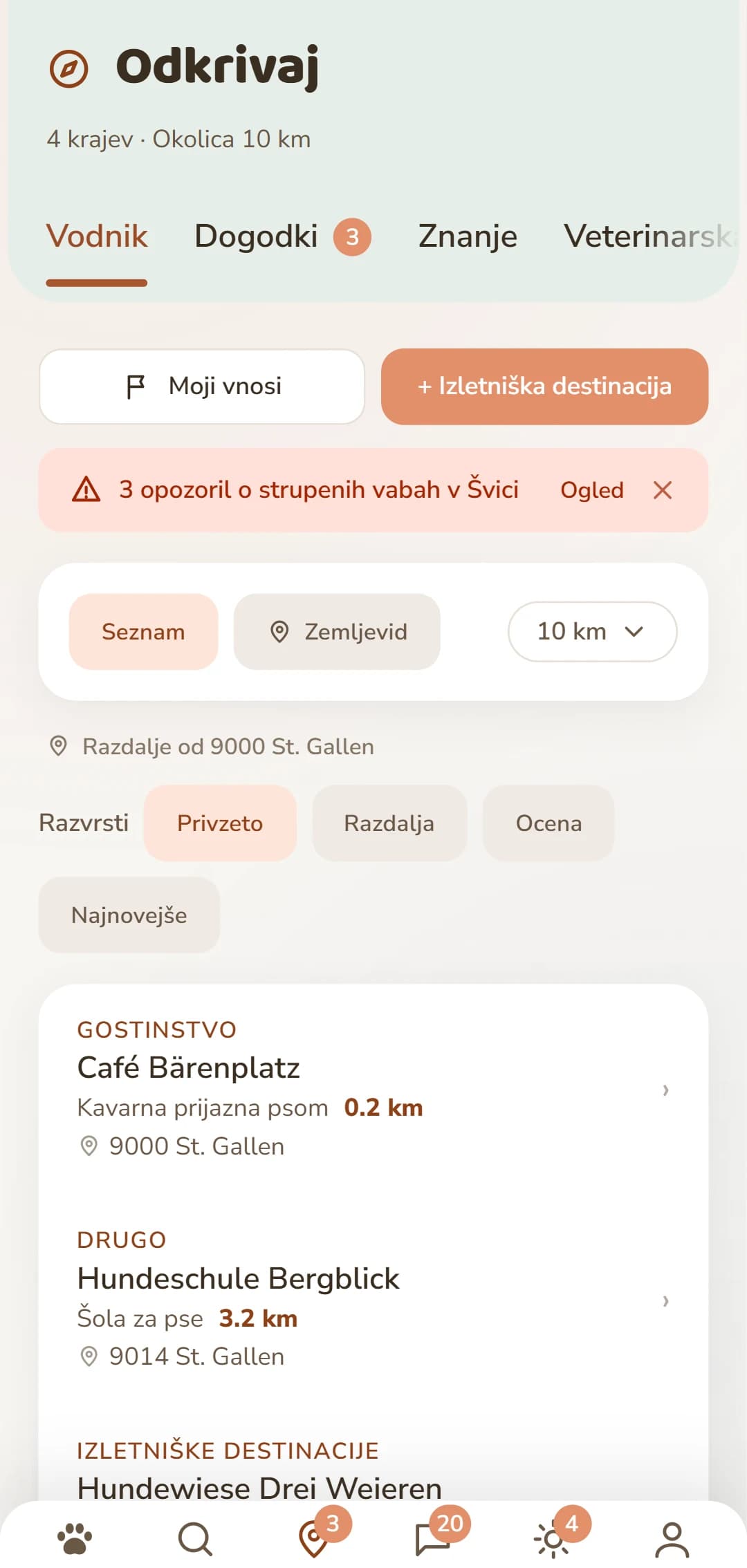 Seznam zadetkov v zavihku Odkrij, s kategorijo in razdaljo