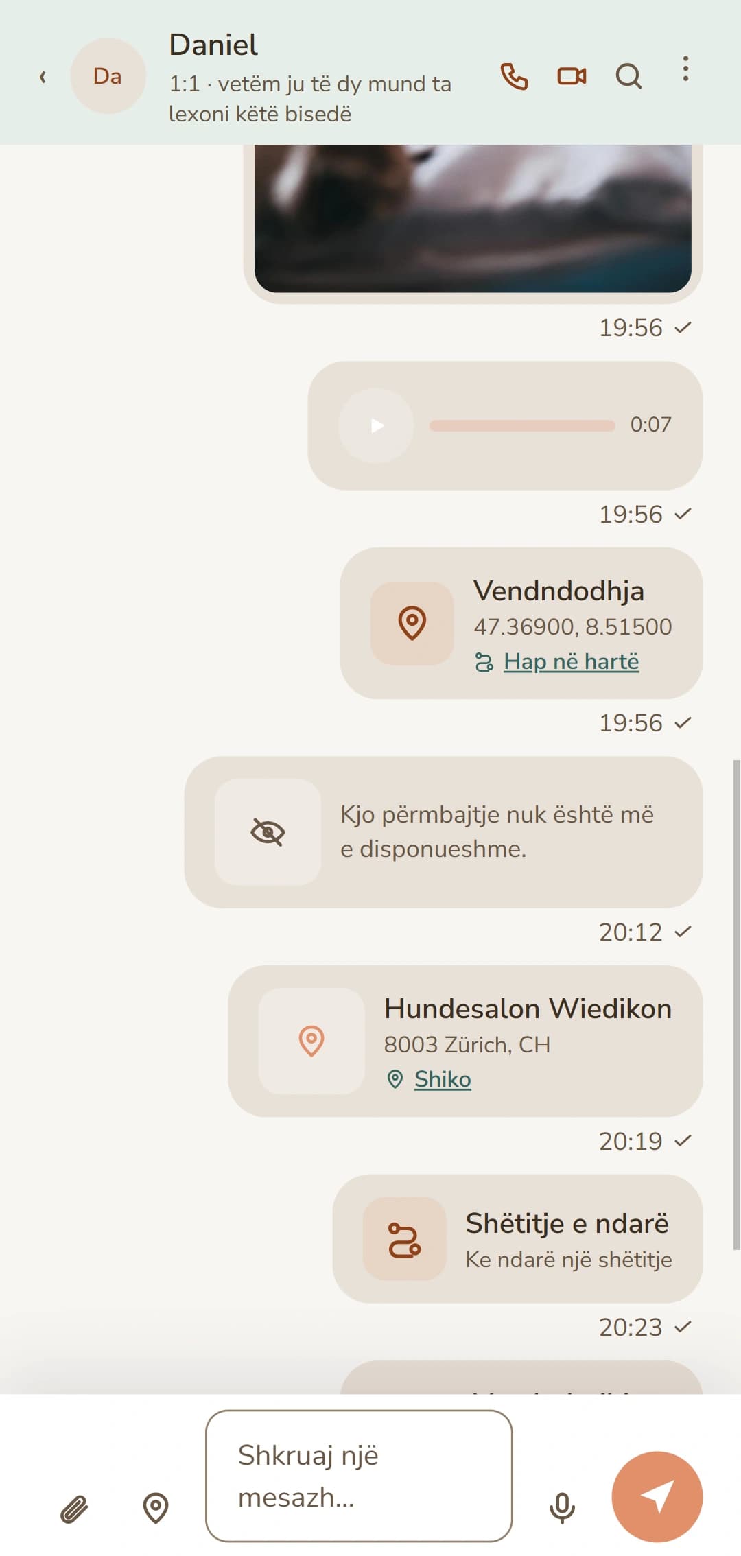 Një chat i hapur: gjithë historia me një vështrim