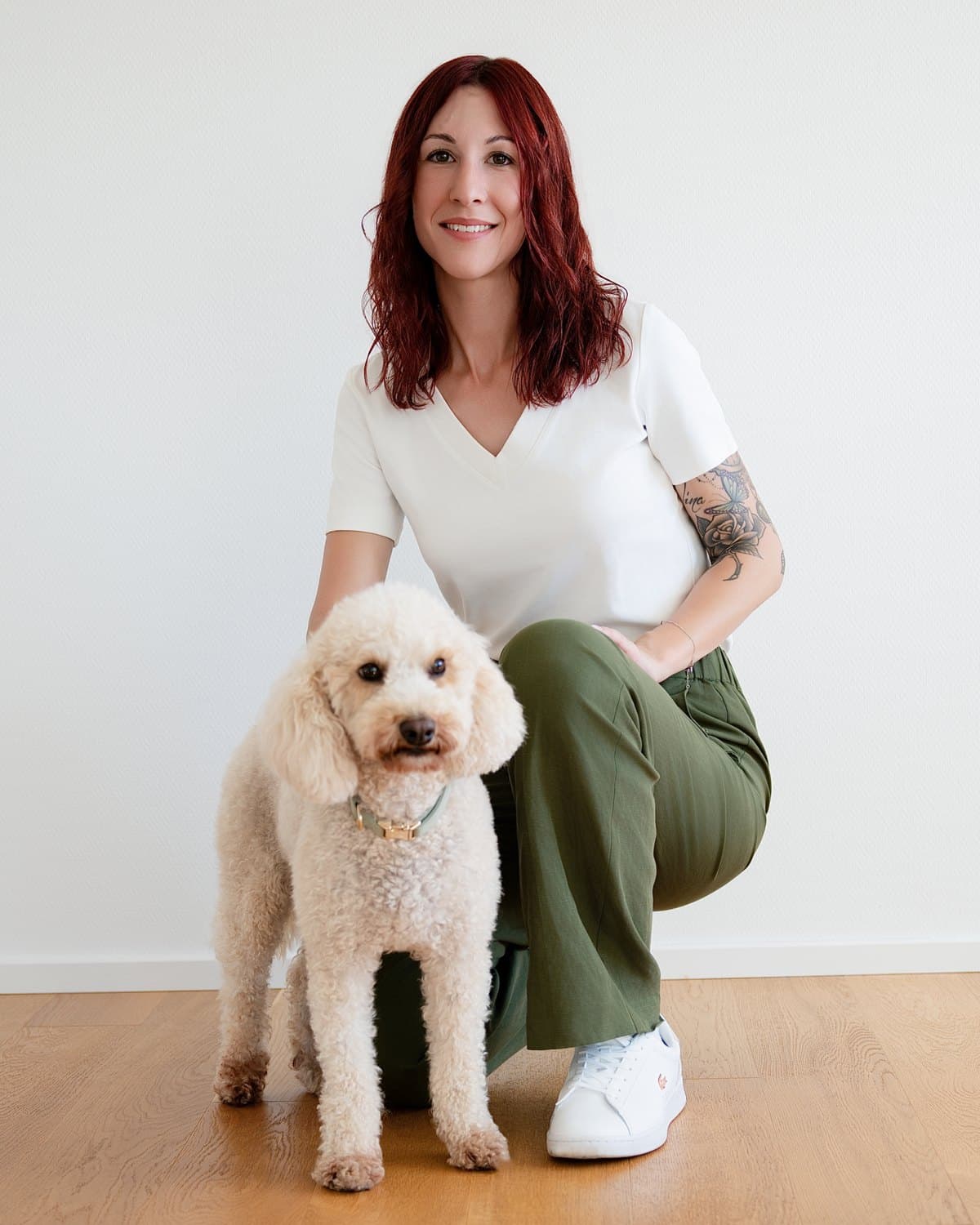 Nadine Fässler, Gründerin von DOGSY, mit Hund